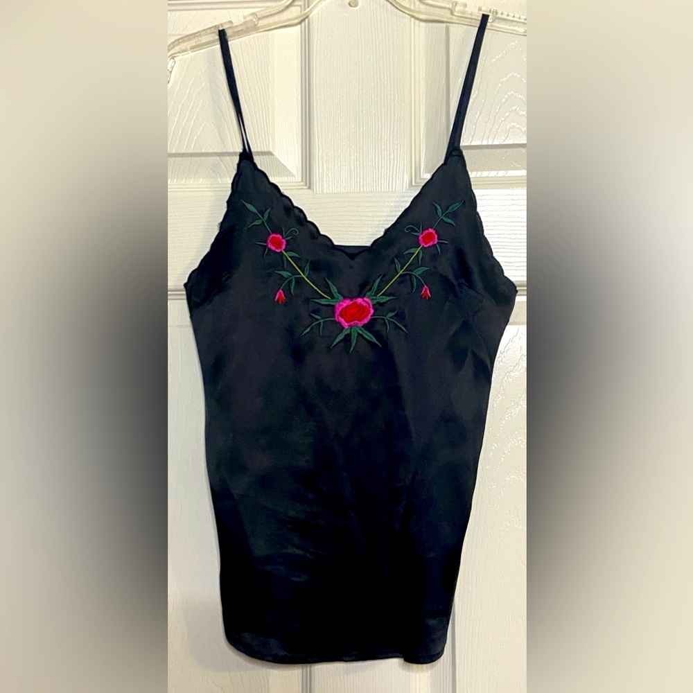 URBAN OUTFITTERS SATIN TOP Black W/flowers Crop Camisole Top XS